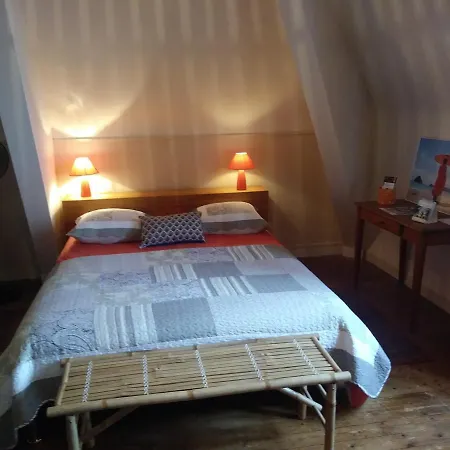 Les Hotes Du Prieure Bed & Breakfast 3*