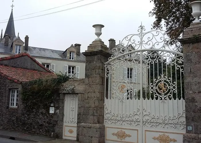 Les Hotes Du Prieure 3* Treize-Vents